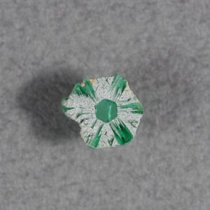 画像2: 逆トラピッチェエメラルド 0.22ct