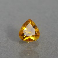 クリノヒューマイト 0.90ct