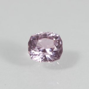 画像2: 強蛍光 ラベンダースピネル 1.06ct UVペン付