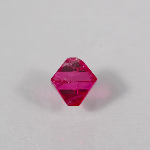 レッドスピネル 原石 0.46ct